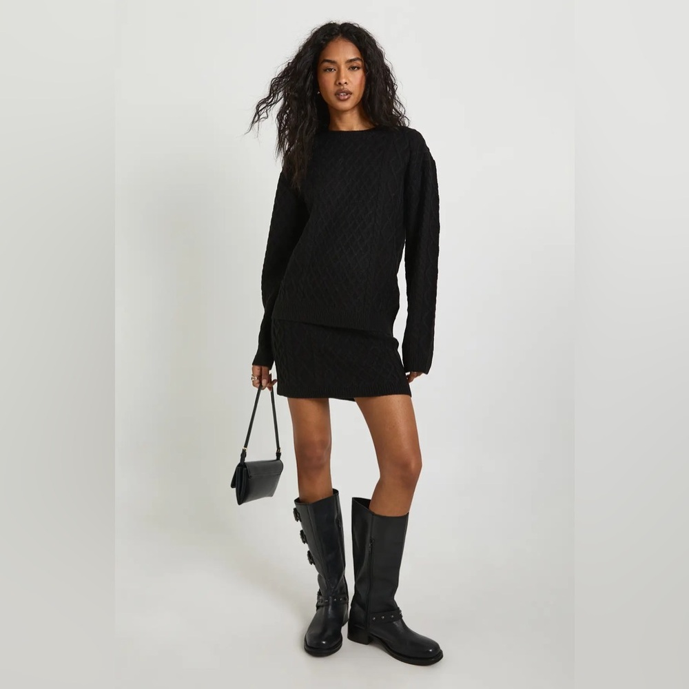 NWT Boohoo Cable Jumper And Mini Skirt Set